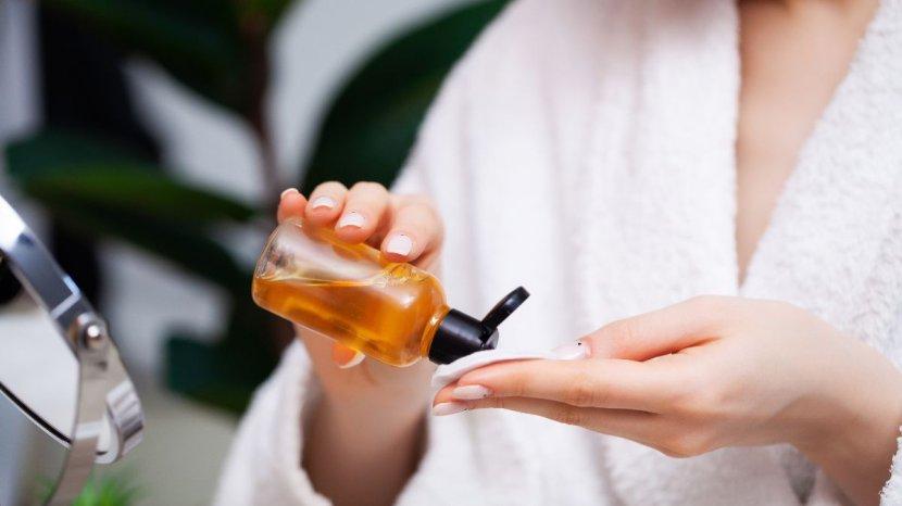 30 Daftar Toner untuk Mengeksfoliasi Wajah, Bersihkan Sel Kulit Mati dengan Efektif