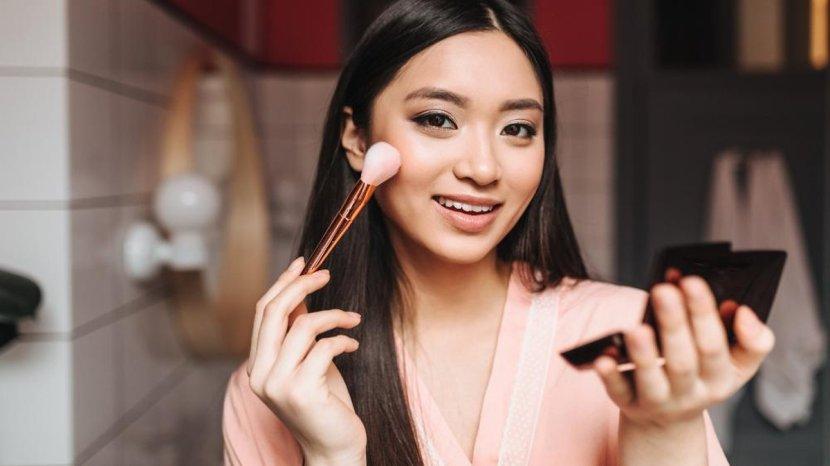 4-Rekomendasi-Blush-On-Lokal-Mulai-30-Ribuan-dengan-Pilihan-Warna-Kekinian.jpg