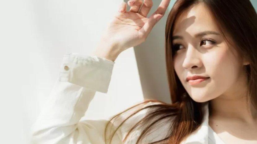 4 Cara Tepat Rawat Kulit Wajah Saat Musim Kemarau Agar Tetap Sehat dan Lembap