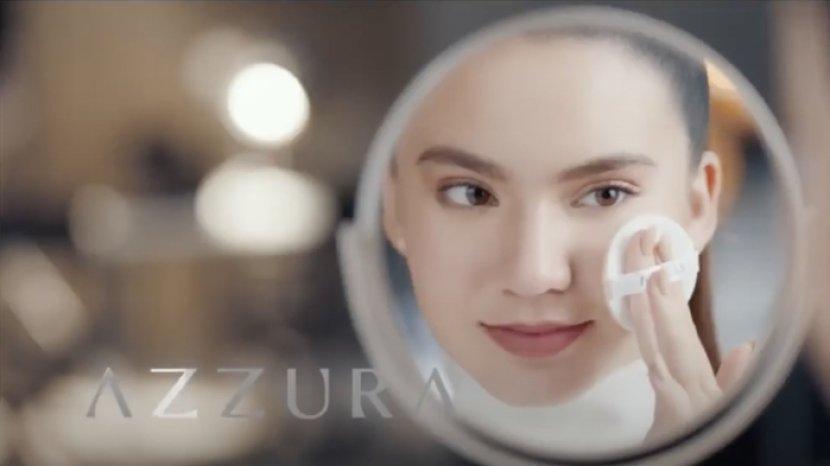 4 Varian Bedak AZZURA yang Worth It Buat Kamu Coba, Terjamin Halal dan BPOM
