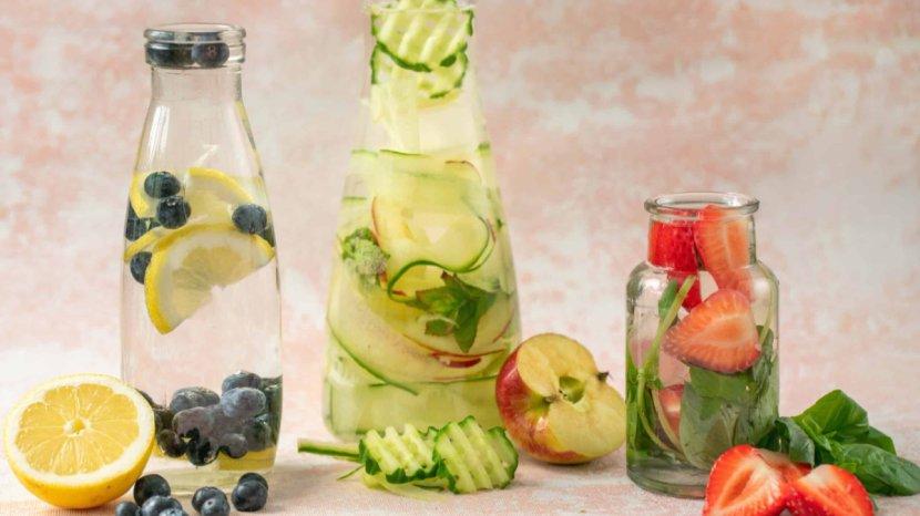 5-Kebaikan-Minum-Infused-Water-Saat-Berbuka-Puasa-Bagus-untuk-Kecantikan-dan-Kesehatan.jpg