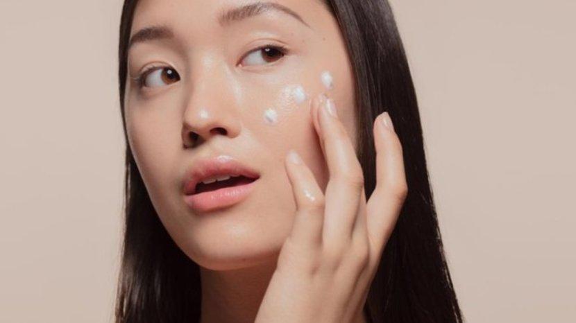5-Manfaat-Untuk-Kulit-Wajah-Jika-Rajin-Menggunakan-Retinol.jpg