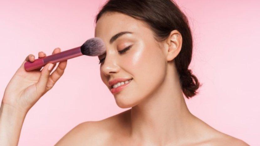 5 Rekomendasi Blush On Warna Peach untuk Makeup Natural