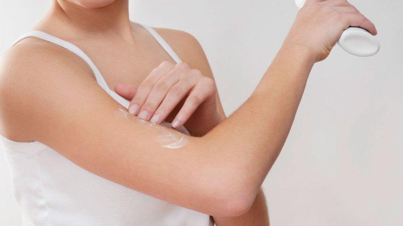 5-Rekomendasi-Body-Serum-yang-Super-Lembap-untuk-Kulit-Kering-Saat-Puasa.jpg
