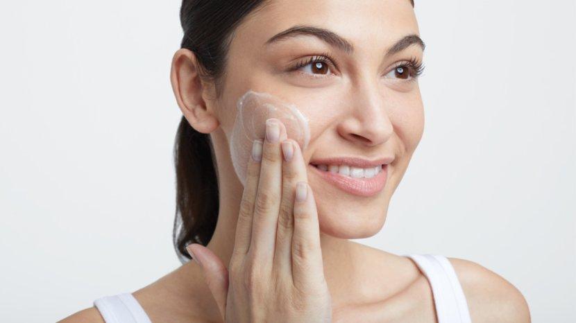 5-Rekomendasi-Cleansing-Balm-Lokal-Berbagai-Merek-Mulai-100-Ribuan-d.jpg
