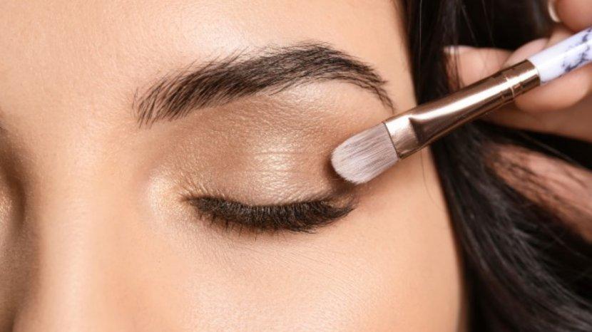 5-Rekomendasi-Eyeshadow-Palette-Lokal-Murah-100-Ribuan-d.jpg