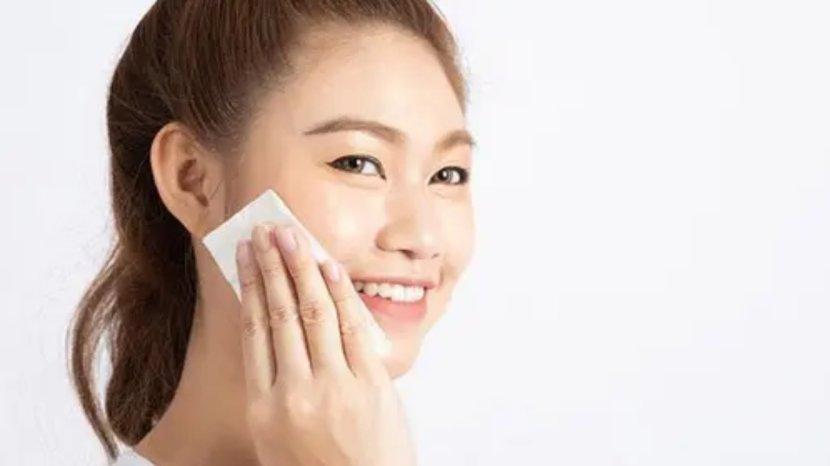 5-Rekomendasi-Face-Toner-Buat-Kulit-Kering-Wajah-Glowing-Bebas-Kering.jpg