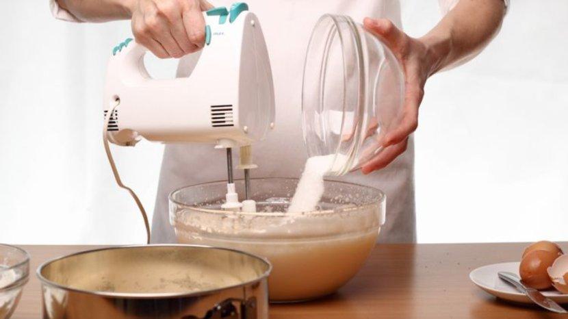 5 Rekomendasi Hand Mixer di Bawah 300 Ribu dengan Mesin Tangguh untuk Adonan Roti yang Kalis