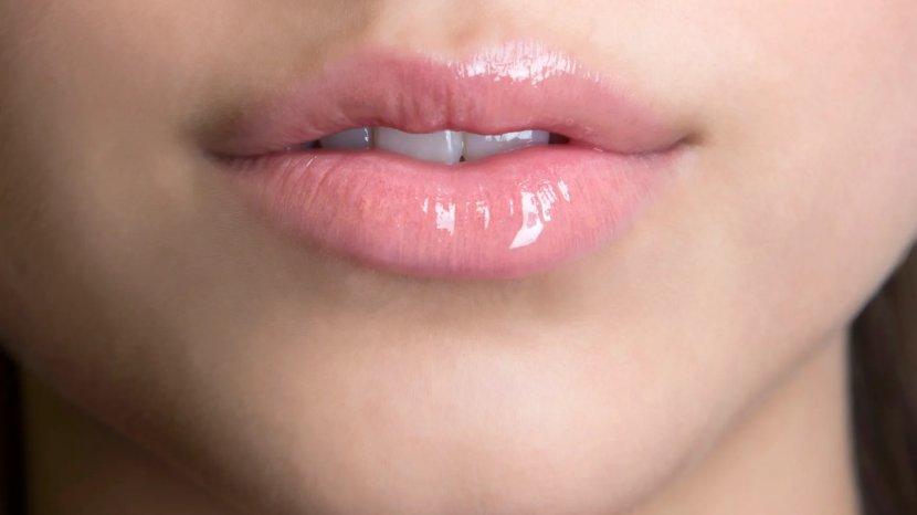 5 Rekomendasi Lip Gloss 100 Ribuan yang Tidak Bikin Bibir Kering
