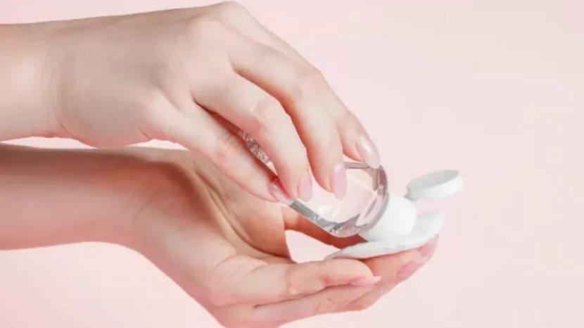 5-Rekomendasi-Micellar-Water-Keluaran-Terbaru-yang-Bagus-Buat-Double-Cleansing-srge.jpg