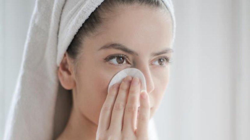 5 Rekomendasi Micellar Water di Bawah 50 Ribu untuk Kulit Berjerawat