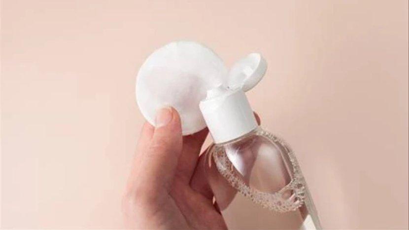 5 Rekomendasi Micellar Water untuk Kulit Berjerawat Mulai 20 Ribuan