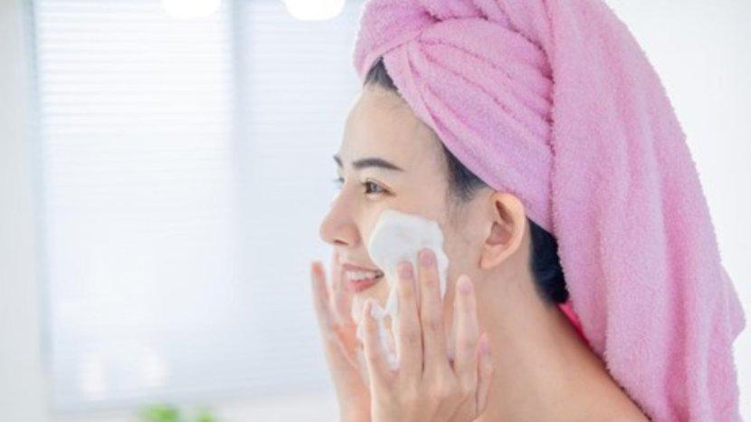 5 Rekomendasi Milk Cleanser di Bawah 50 Ribu, Bersihkan Wajah dari Makeup dan Kotoran Akibat Polusi