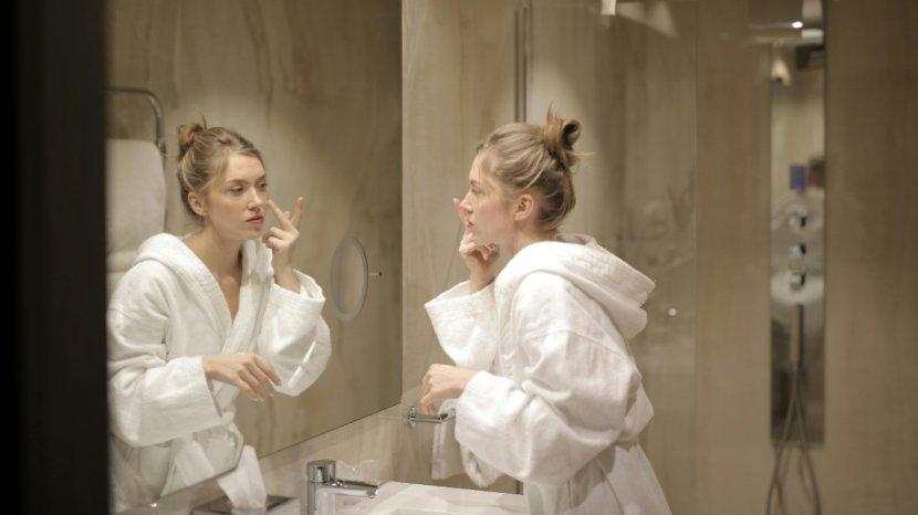 5-Rekomendasi-Primer-Wajah-yang-Bagus-untuk-Tampilan-Makeup-Halus-Tahan-Lama.jpg