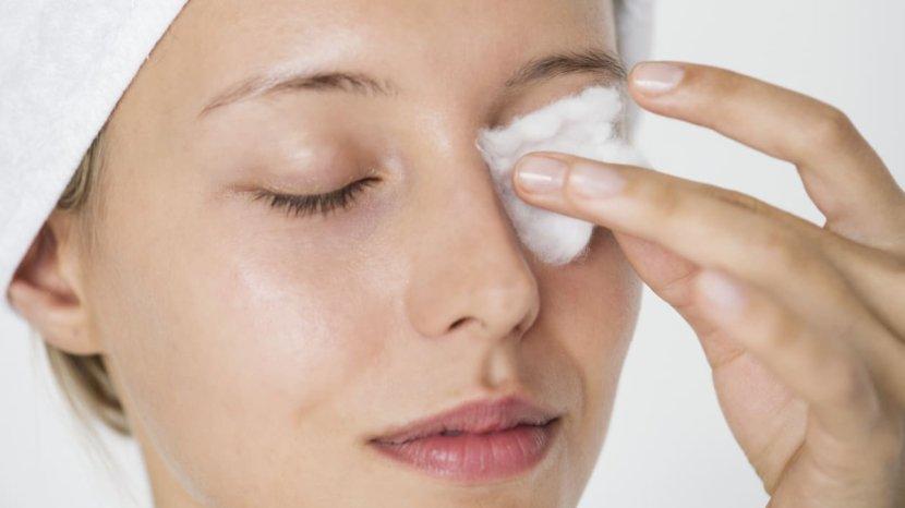 5-Rekomendasi-Skincare-yang-Punya-Kandungan-Centella-Asiatica-Redakan-Jerawat-Bruntusan.jpg