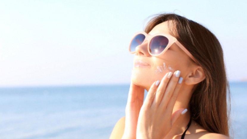 5-Rekomendasi-Sunscreen-Diskon-Harbolnas-1212-Ada-Facetology-Hingga-Wardah.jpg