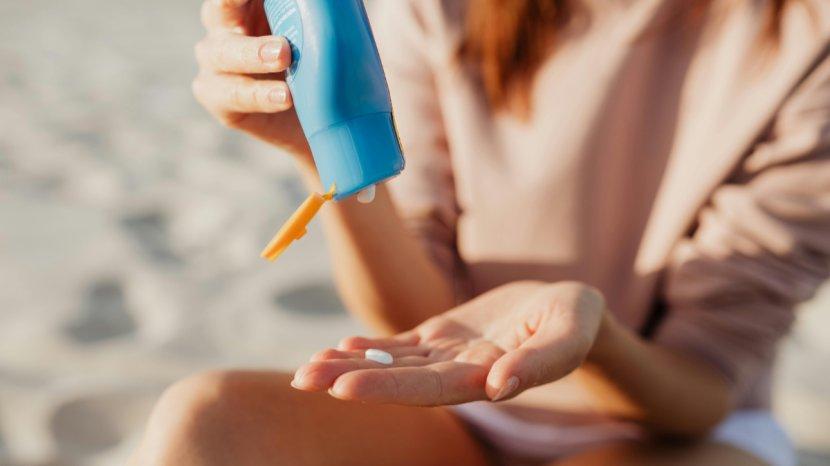 5-Rekomendasi-Sunscreen-untuk-Kulit-Wajah-Berminyak-Tidak-Bikin-Wajah-Mengkilap-1.jpg