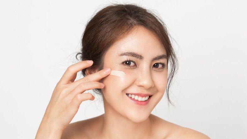 5-Rekomendasi-Tinted-Sunscreen-Baru-Formulanya-Lindungi-Sekaligus-Meratakan-Warna-Kulit.jpg