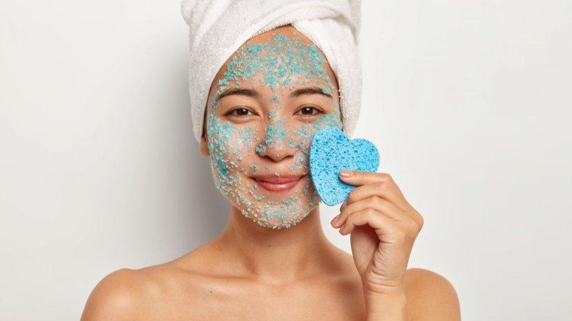 5-Tips-Mudah-Eksfoliasi-Wajah-untuk-Semua-Jenis-Kulit-Aman-untuk-Pemilik-Kulit-Sensitif.jpg