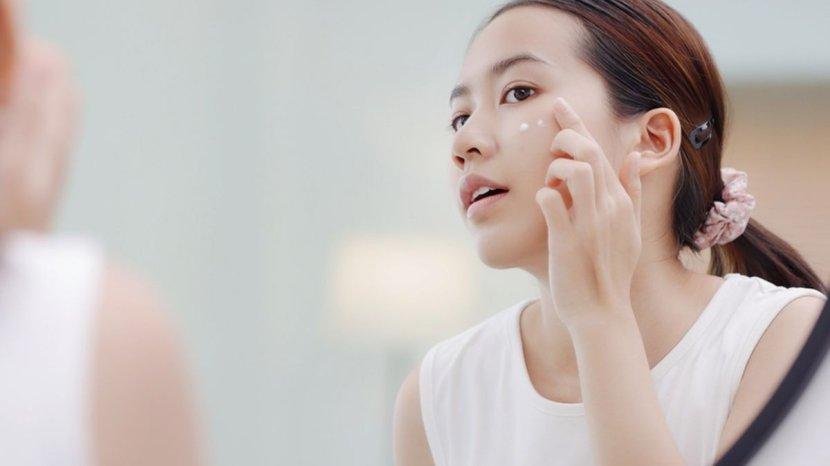 5-Urutan-Skincare-Malam-untuk-Kulit-Sensitif-dan-Mudah-Iritasi-d.jpg