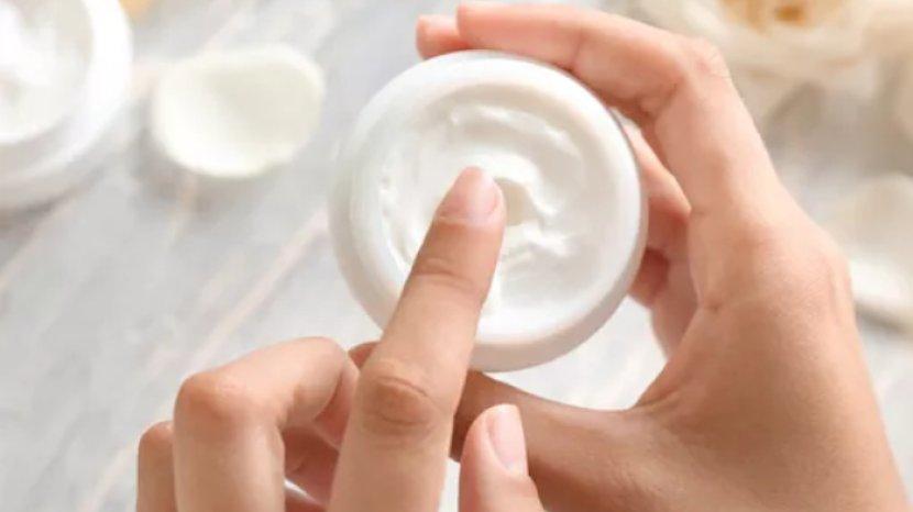 5 Kandungan Skincare Ini Sebaiknya Dihindari untuk Pemilik Kulit Wajah Kering
