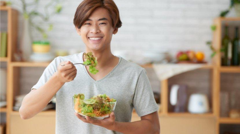 5 Makanan yang Bisa Bantu Hilangkan Bau Badan yang Patut Kamu Coba