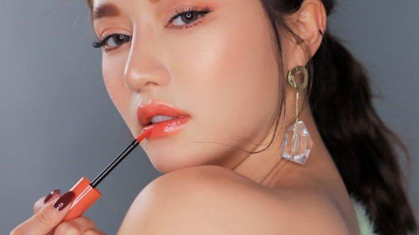 5 Produk Lip Tint Viral di Tahun 2023, Formula Ringan dan Warna Tahan Lama