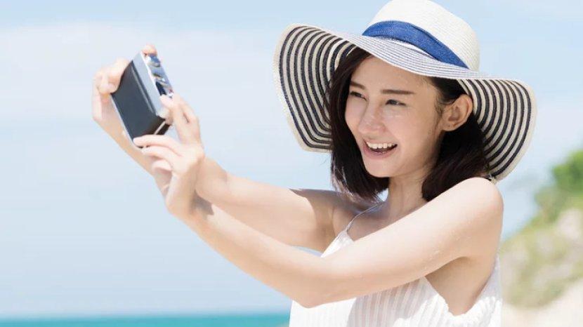 5 Rekomendasi Bedak Two Way Cake yang Cocok Kamu Pakai Saat Liburan Akhir Tahun