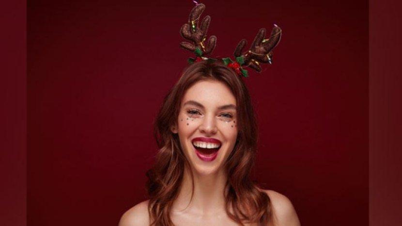 5 Rekomendasi Bedak yang Samarkan Pori-pori, Cocok Buat Rayakan Momen Natalmu