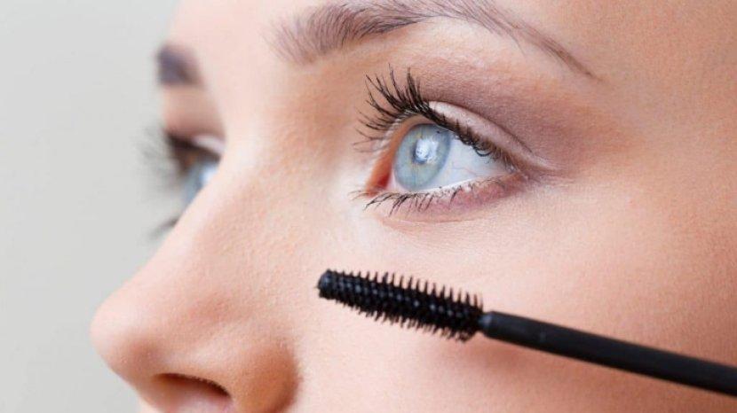 5 Rekomendasi Maskara dengan Harga Terjangkau di Bawah 100 Ribuan