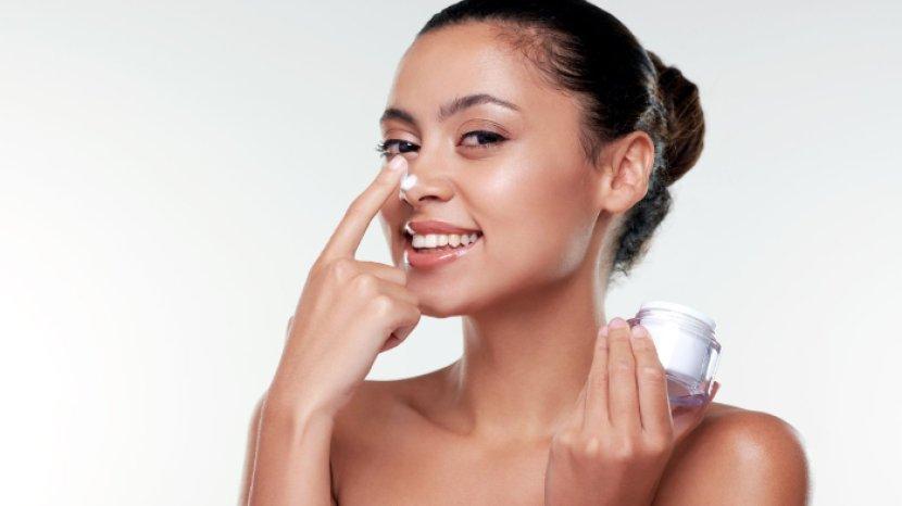 5 Rekomendasi Skincare yang Dapat Menghilangkan Komedo Hitam atau Blackhead