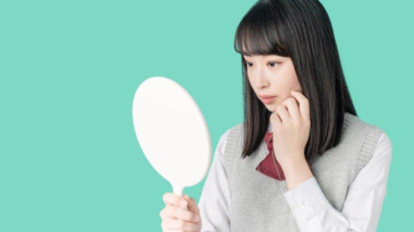 4 Tips Merawat Kulit Wajah Remaja Biar Tidak Mudah Belang Saat Sekolah