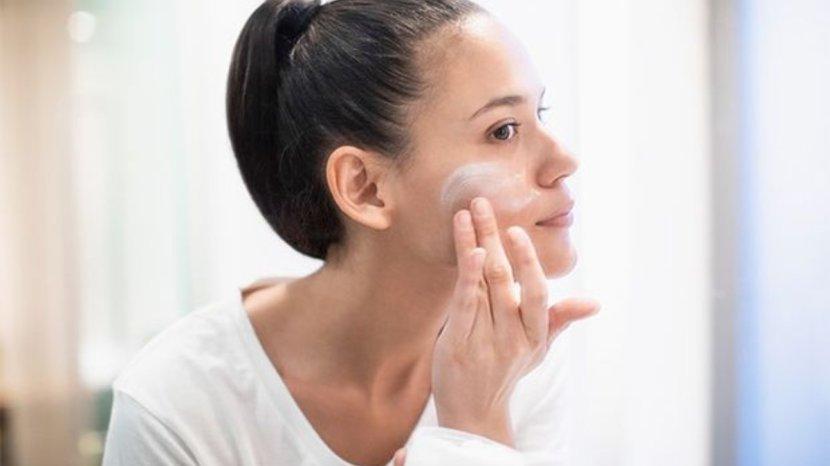 6-Kandungan-Skincare-yang-Cocok-Menyembuhkan-Skin-Barrier-Rusak-Kulit-Kembali-Mulus.jpg