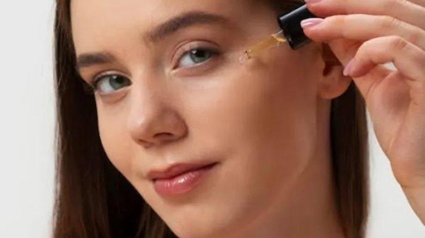 6-Tips-dan-Trik-Menggunakan-Serum-yang-Benar-Tidak-Boleh-Asal-Pakai-Agar-Hasilnya-Maksimal.jpg
