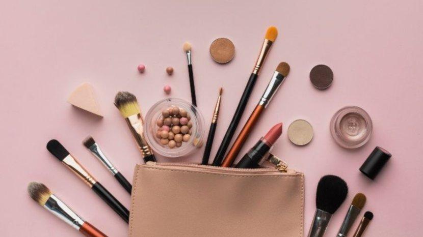 6-Tips-dan-Trik-Merawat-Alat-Makeup-Agar-Usia-Pemakaiannya-Tahan-Lama-Tidak-Gampang-Berjamur.jpg