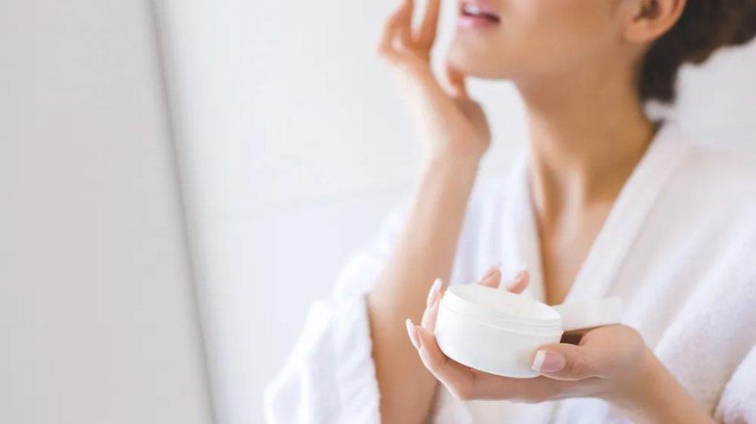 7-Manfaat-Vitamin-E-dalam-Skincare-untuk-Kulit-Wajah-d.jpg