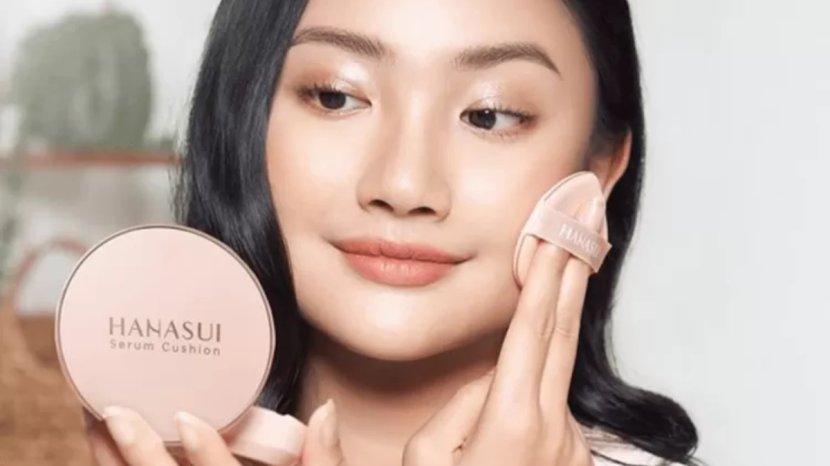 7 Rekomendasi Cushion Lokal Mulai 100 Ribuan untuk Makeup Tahan Lama