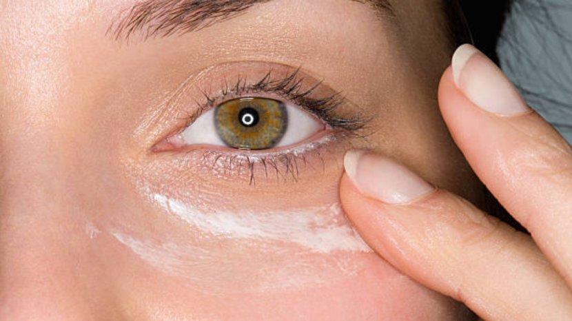 7-Rekomendasi-Eye-Cream-yang-Tidak-Bikin-Kulit-Kering-Iritasi.jpg