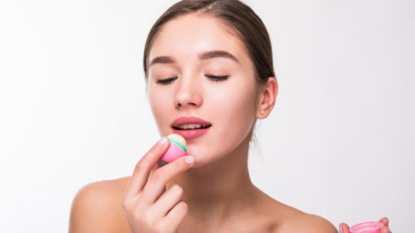 7 Rekomendasi Lip Balm Di Bawah 50 Ribuan untuk Ke Sekolah
