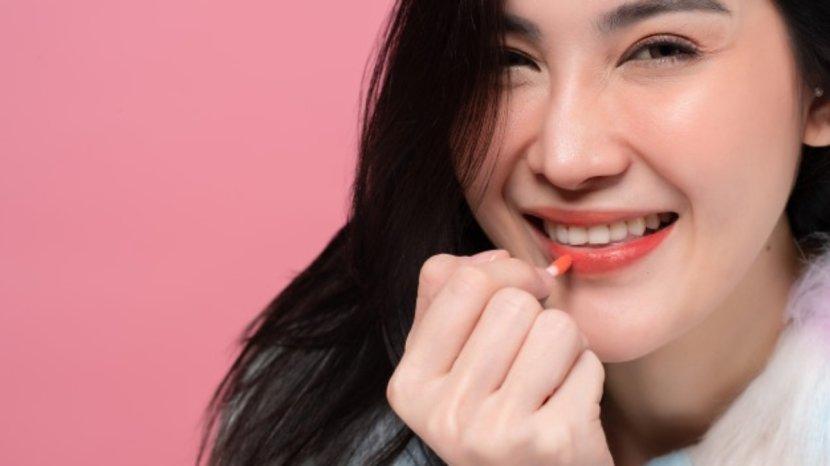 7-Rekomendasi-Lip-Tint-yang-Bagus-Dipakai-Saat-Puasa-Tidak-Bikin-Kering-di-Bibir.jpg