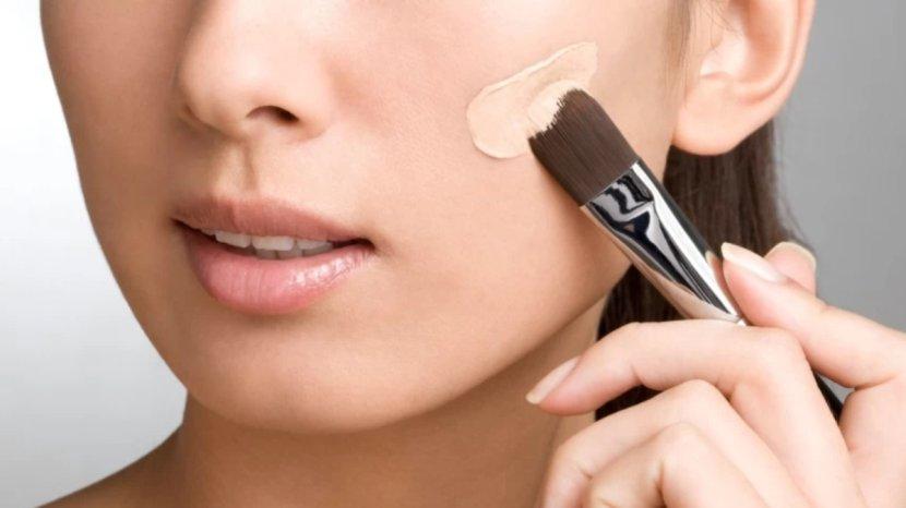 7 Rekomendasi Liquid Foundation yang Punya Tekstur Ringan, Cocok Dipakai pas Cuaca Panas