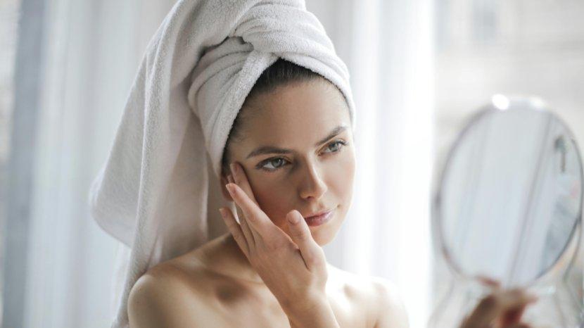 7 Rekomendasi Moisturizer BPOM yang Aman untuk Kulit Berjerawat