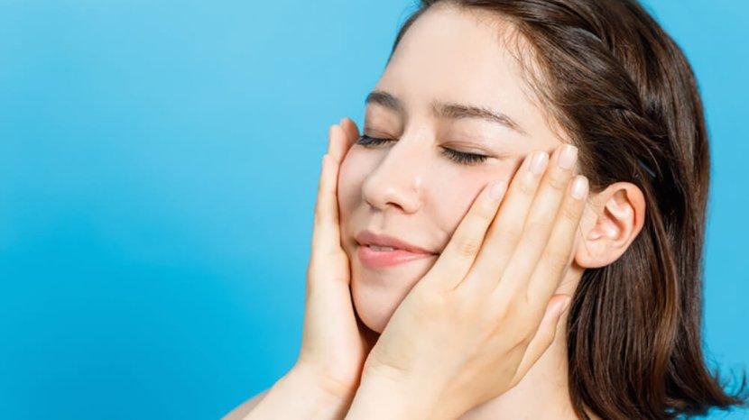 7-Rekomendasi-Toner-Dengan-Formula-Brightening-untuk-Mencerahkan-dan-Bikin-Kulit-Sehat.jpg