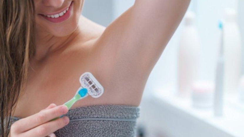 Pakai 7 Cara Mencukur Bulu Ketiak ini agar Tidak Mudah Hitam dan Bebas Iritasi