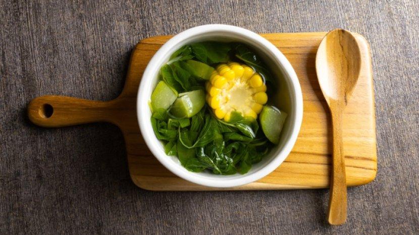 7 Kebaikan Sayur Bayam untuk Kecantikan, Bisa Bikin Kamu Awet Muda