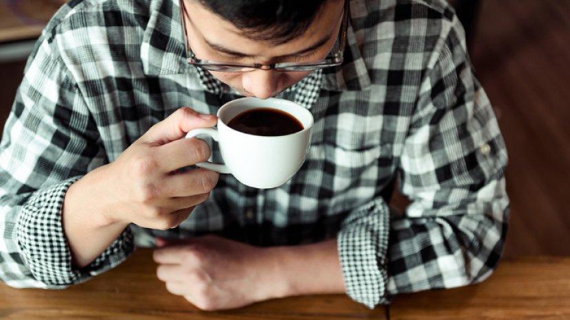 7-kelompok-orang-yang-sebaiknya-mengurangi-konsumsi-kopi-apakah-kamu-termasuk.jpg