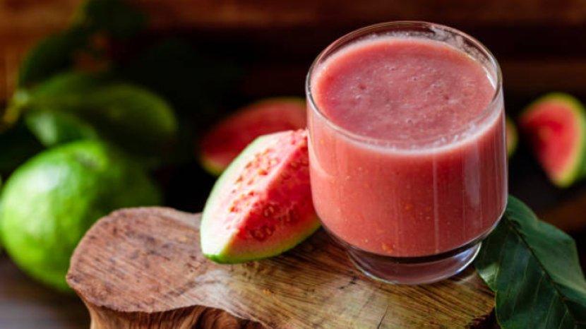 7 Manfaat Jus Jambu Merah, Salah Satunya dapat Menurunkan Kolesterol