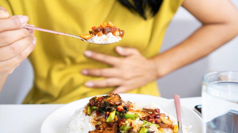 7 Pertolongan Pertama Jika Kamu Mengalami Keracunan Makanan, Lakukan Segera Agar Tak Makin Parah