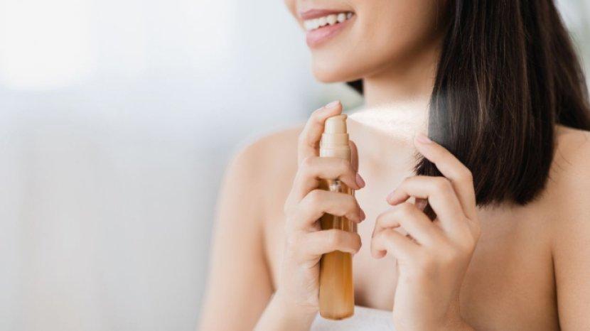 7-rekomendasi-hair-tonic-kualitas-terbaik-yang-bikin-rambut-lembap-sehat-dan-bebas-kusut.jpg