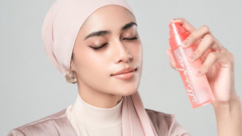 7 Rekomendasi Setting Spray Kualitas Terbaik yang Bisa Lembapkan Kulitmu Saat Puasa